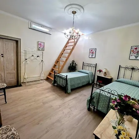 Holiday home Casaparrinello Rosy